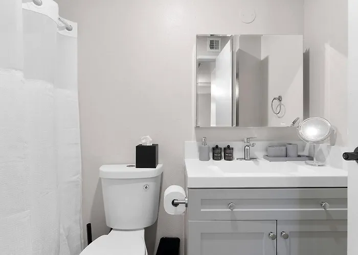 Apartment Retreat Close To Asu, Mill Ave & Airport *